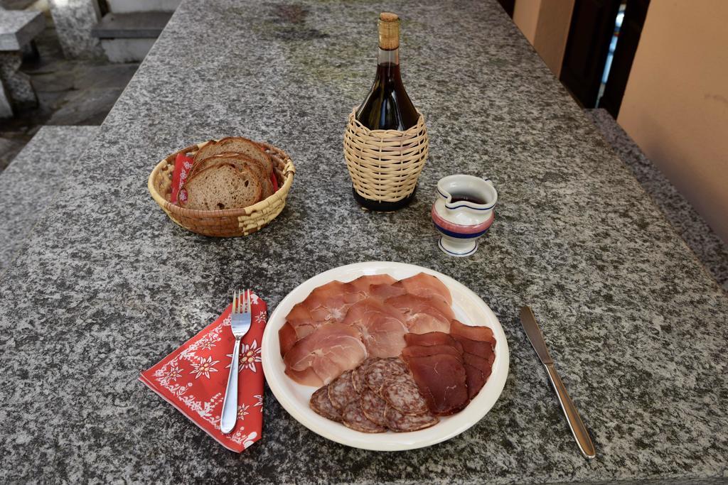 Da Erminia Acomodação com café da manhã Verdabbio Exterior foto
